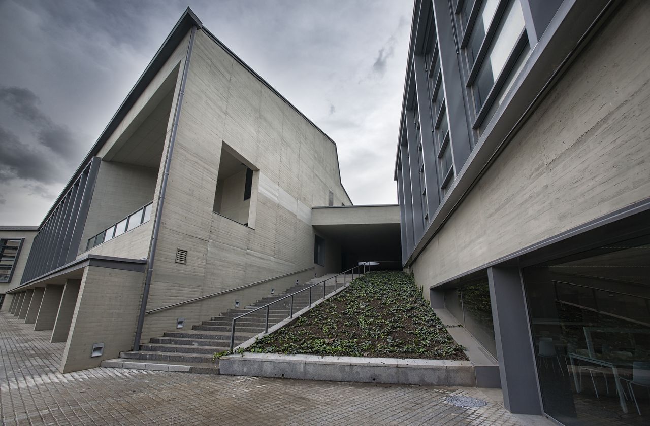 Biblioteca y Salas de Estudio del Edificio de Servicios Generales del Campus de Ciencias de la Salud, Universidad de Granada