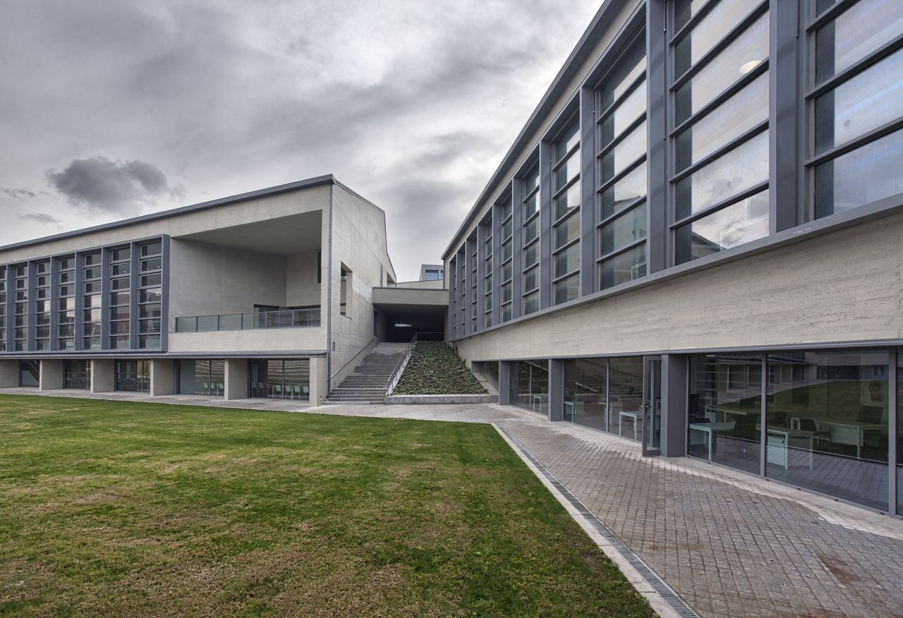 Biblioteca y Salas de Estudio del Edificio de Servicios Generales del Campus de Ciencias de la Salud, Universidad de Granada