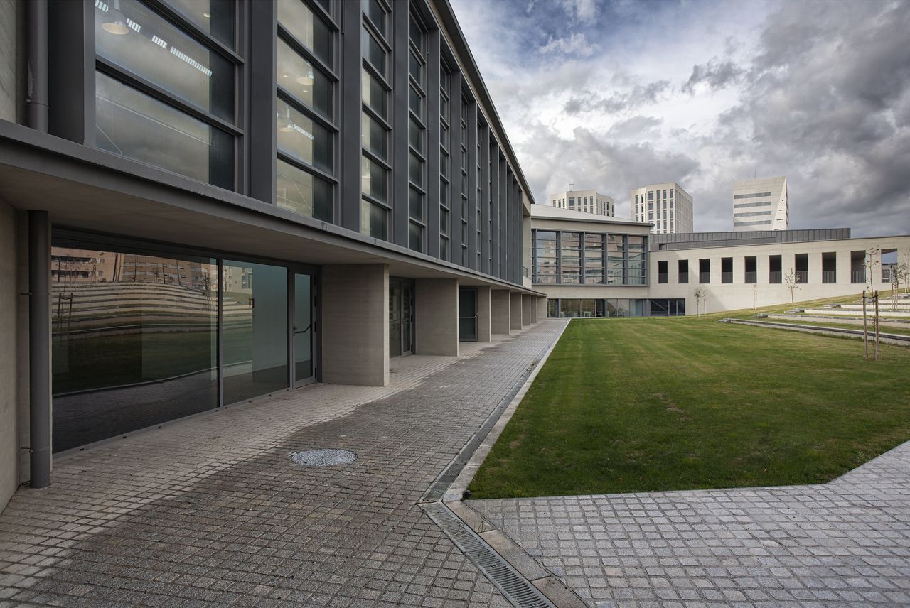 Biblioteca y Salas de Estudio del Edificio de Servicios Generales del Campus de Ciencias de la Salud, Universidad de Granada