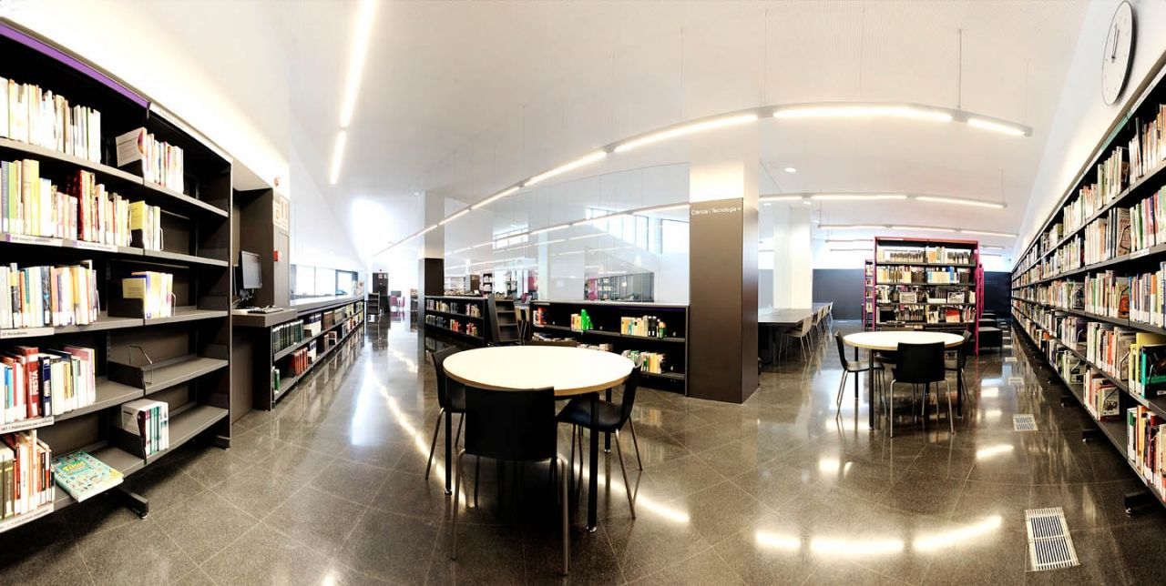 Biblioteca municipal ‘Can Baró’, Corbera de Llobregat (Barcelona)