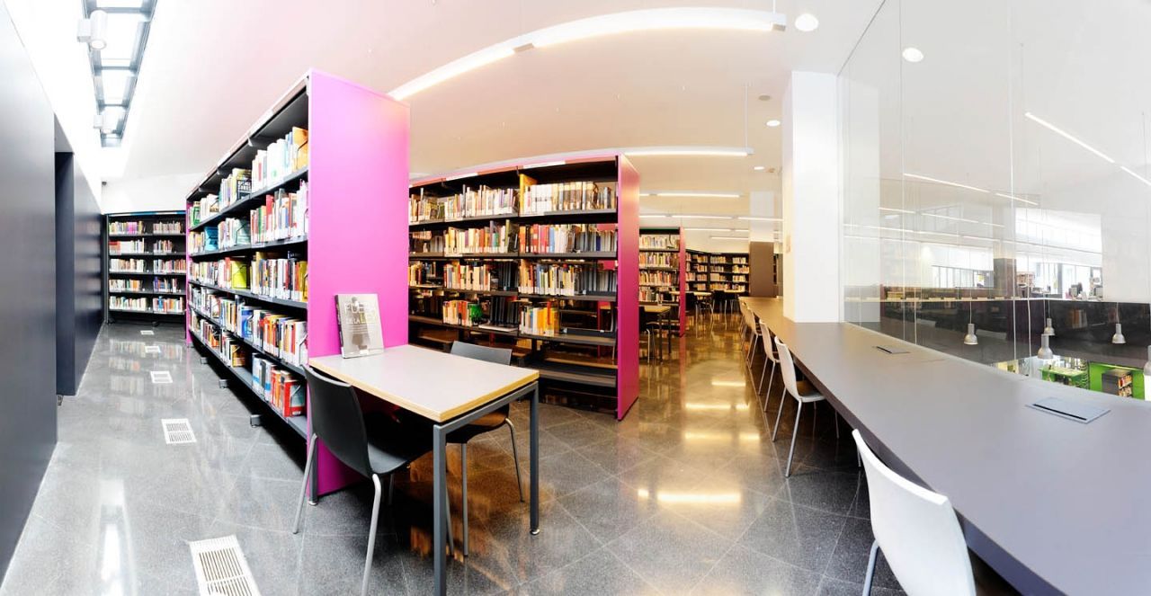 Biblioteca municipal ‘Can Baró’, Corbera de Llobregat (Barcelona)