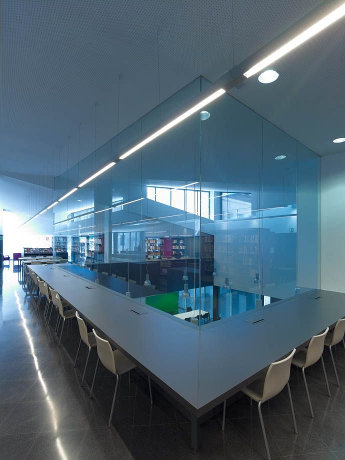 Biblioteca municipal ‘Can Baró’, Corbera de Llobregat (Barcelona)