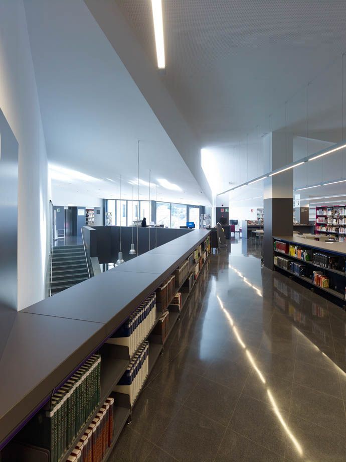 Biblioteca municipal ‘Can Baró’, Corbera de Llobregat (Barcelona)