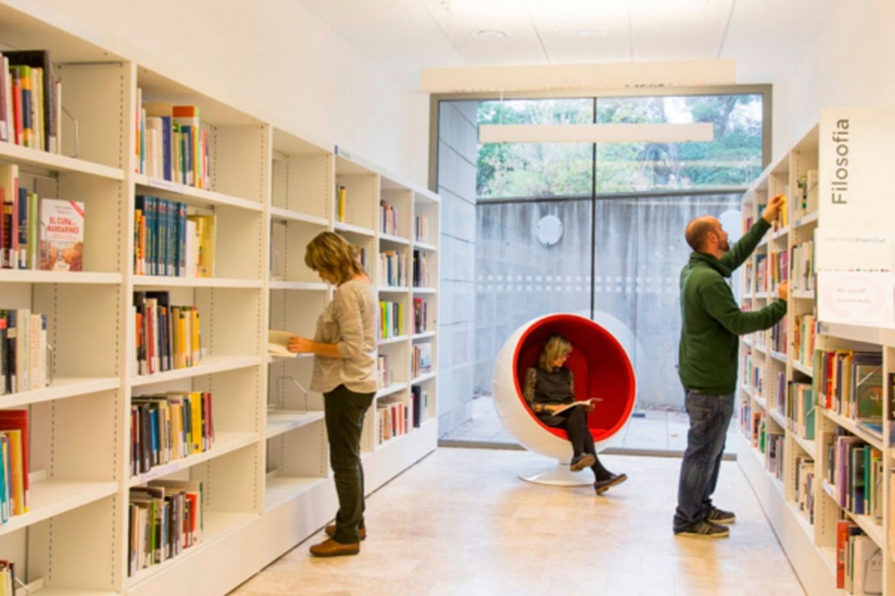 BIBLIOTECA CENTRAL DE CERDANYOLA DEL VALLÈS (BARCELONA)