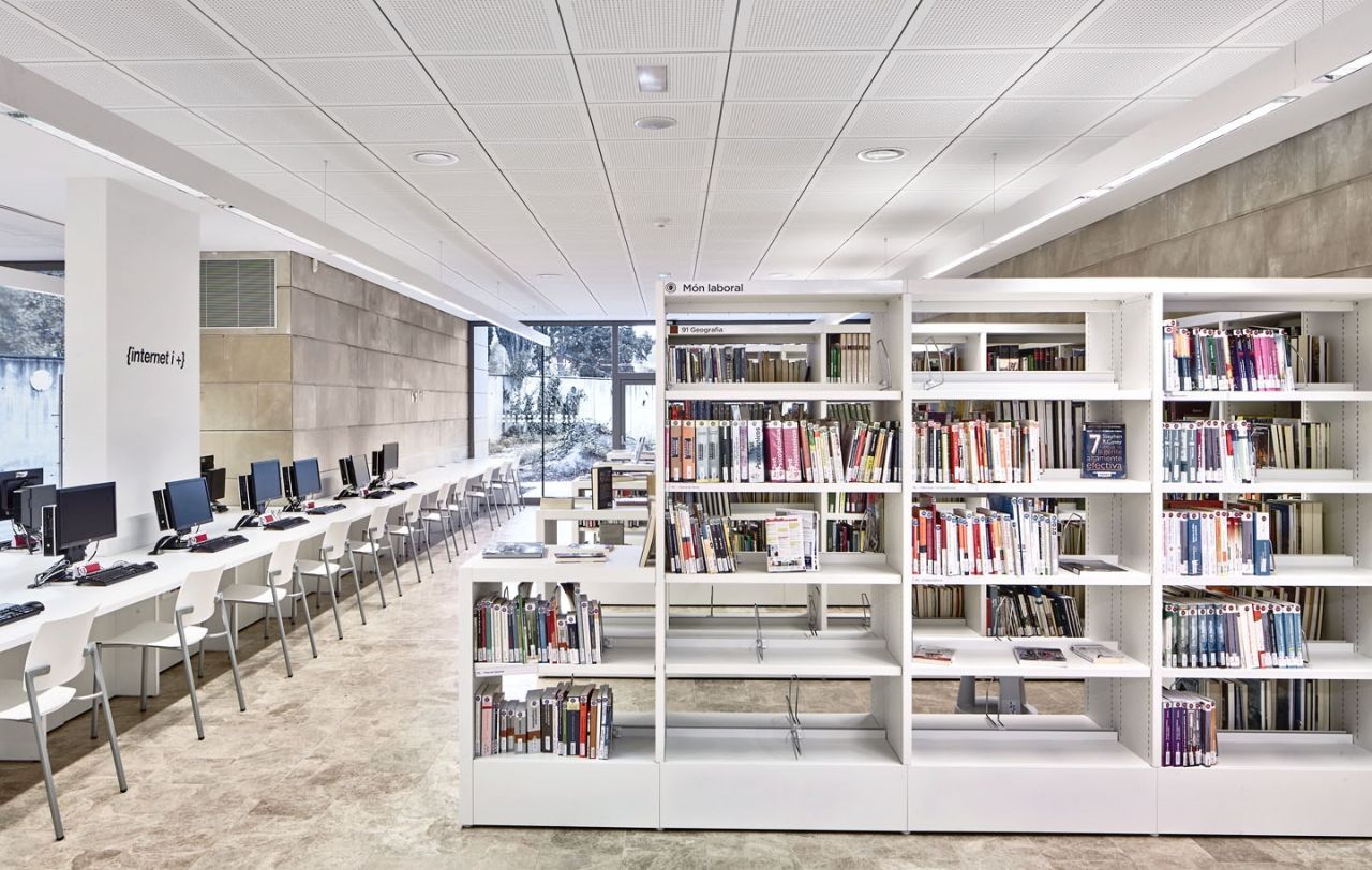 BIBLIOTECA CENTRAL DE CERDANYOLA DEL VALLÈS (BARCELONA)