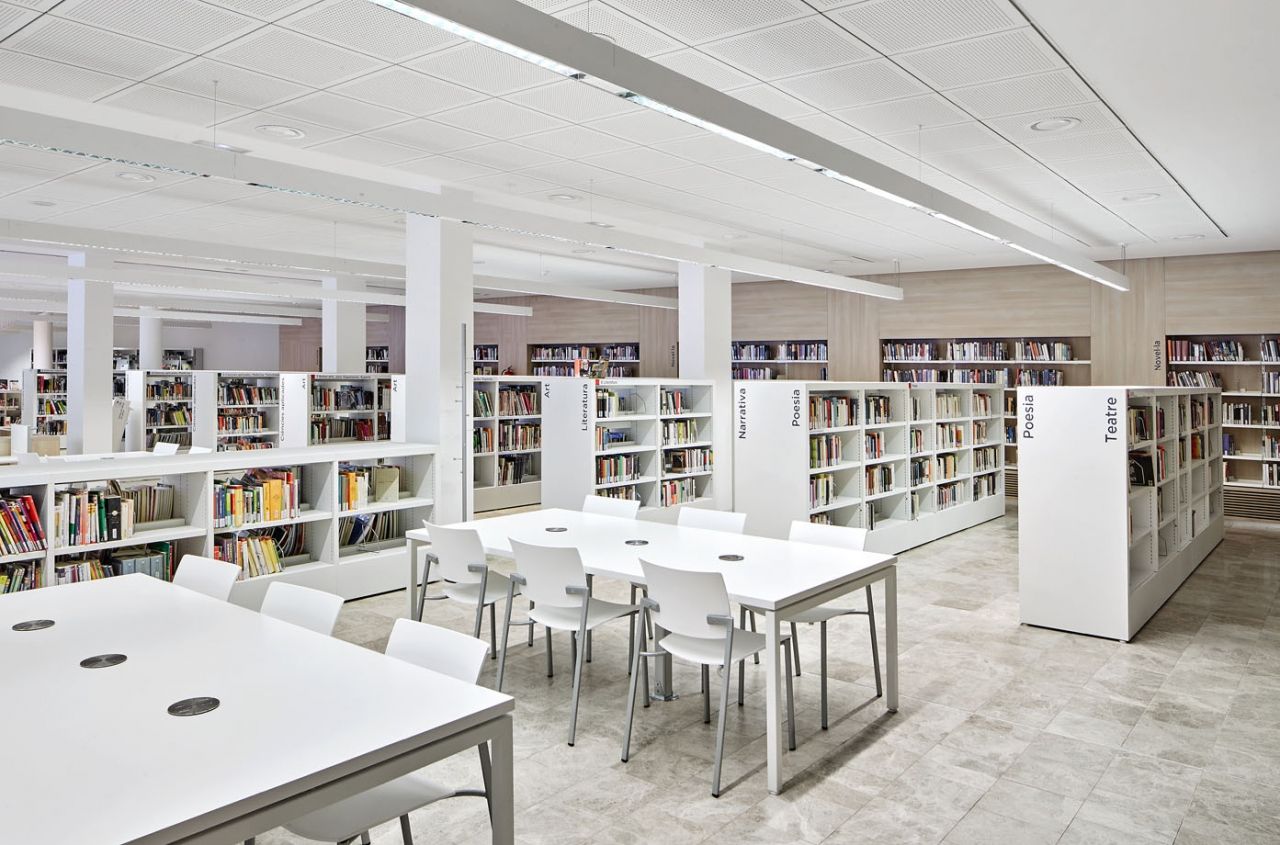 BIBLIOTECA CENTRAL DE CERDANYOLA DEL VALLÈS (BARCELONA)