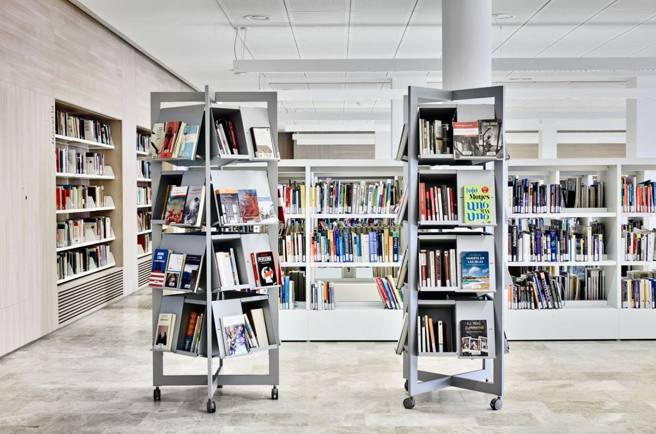 BIBLIOTECA CENTRAL DE CERDANYOLA DEL VALLÈS (BARCELONA)