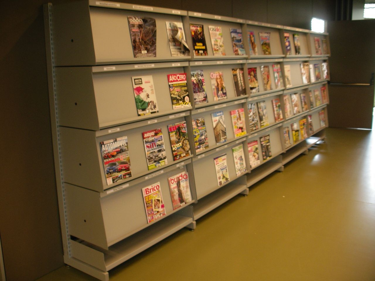 Biblioteca del Fondo – Santa Coloma de Gramanet (Barcelona)