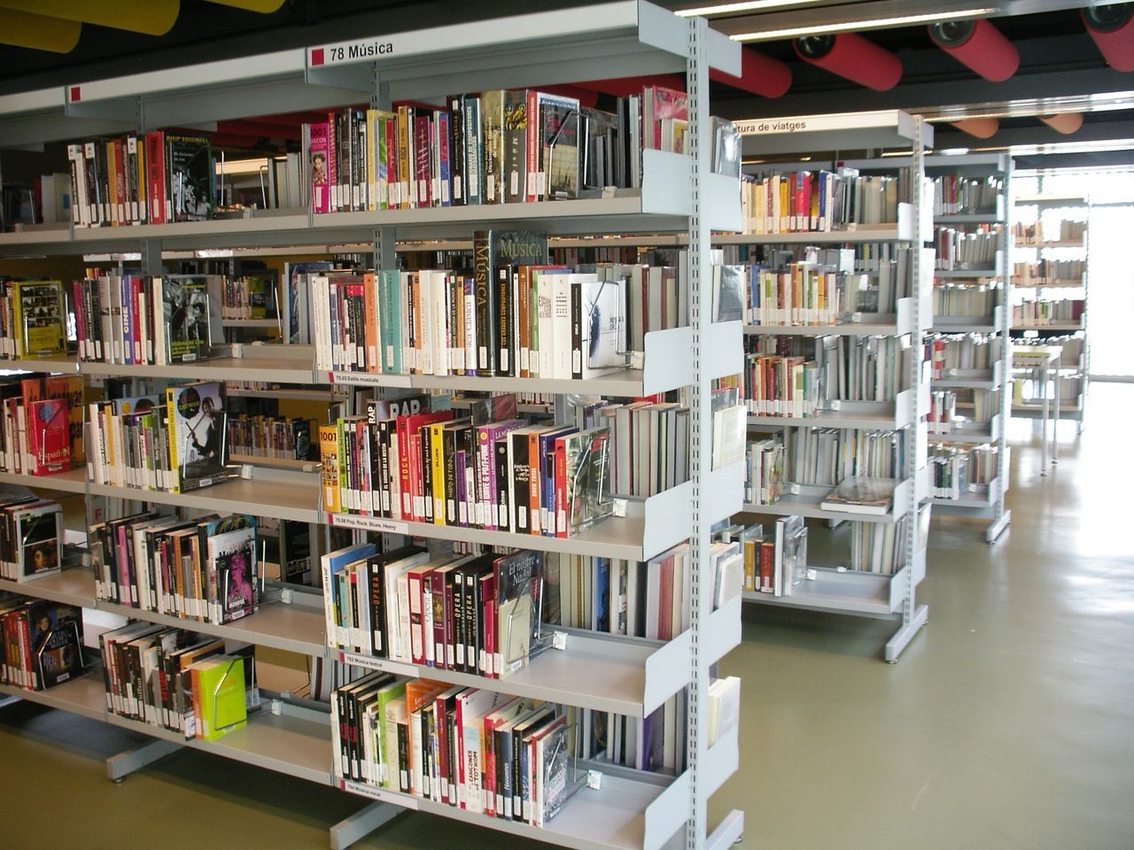 Biblioteca del Fondo – Santa Coloma de Gramanet (Barcelona)