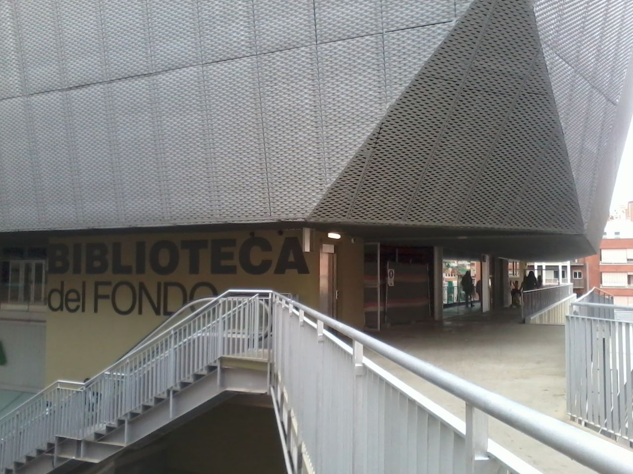 Biblioteca del Fondo – Santa Coloma de Gramanet (Barcelona)