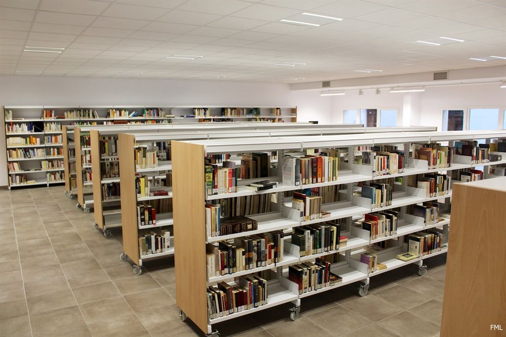 6 ESTANTERÍAS DE BIBLIOTECAS. CS