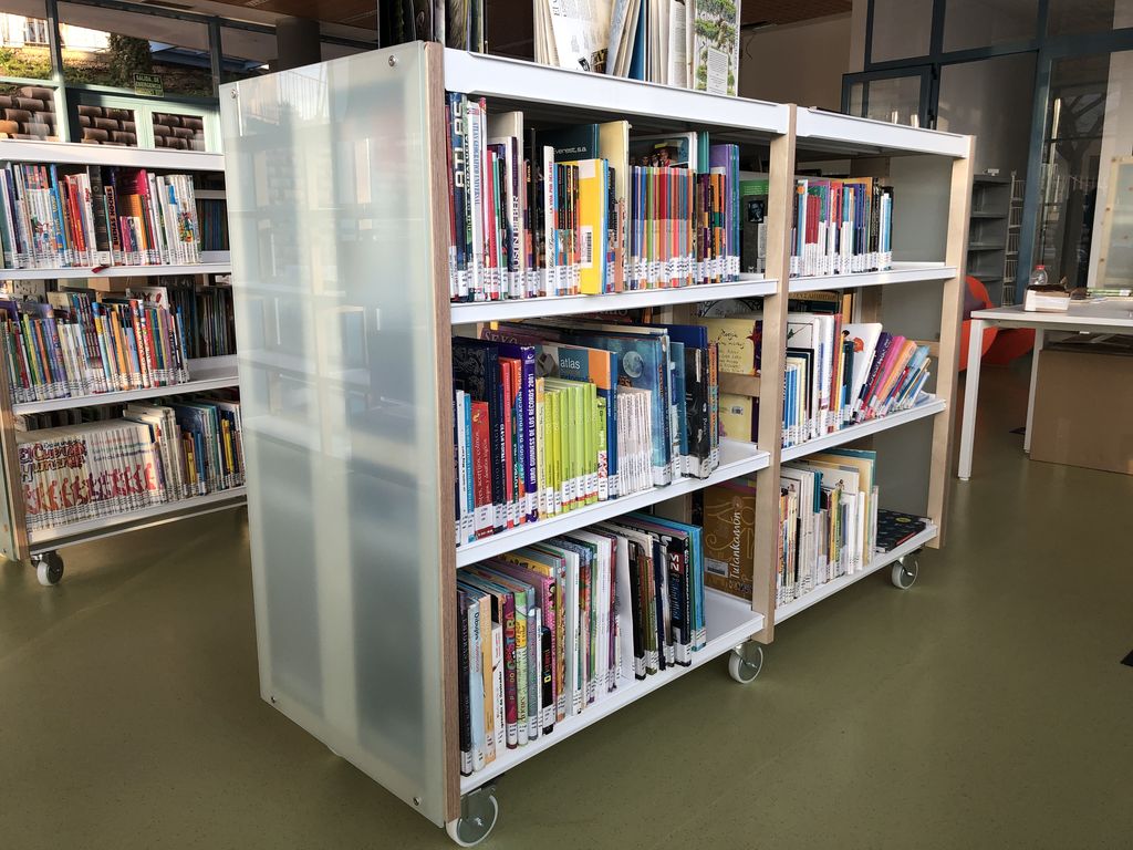 7 ESTANTERÍAS DE BIBLIOTECAS. NEOLUNDIA
