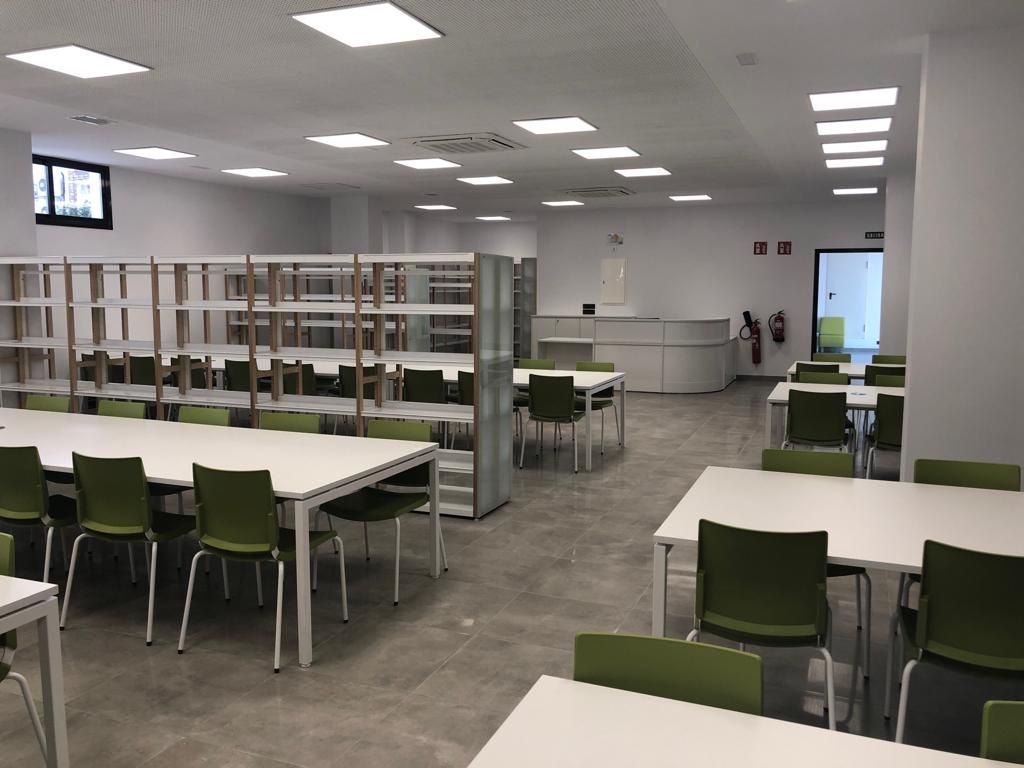 7 ESTANTERÍAS DE BIBLIOTECAS. NEOLUNDIA